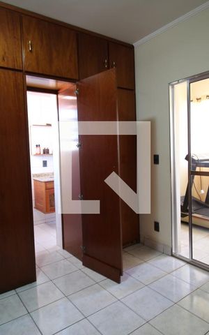 Casa à venda com 388m², 3 quartos e 7 vagasQuarto Suíte