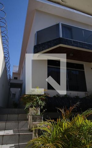 Casa à venda com 388m², 3 quartos e 7 vagasFachada