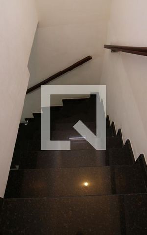 Casa à venda com 388m², 3 quartos e 7 vagasEscada