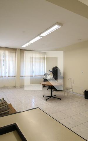 Casa à venda com 388m², 3 quartos e 7 vagasEscritório