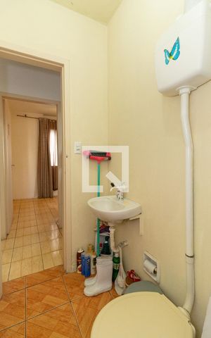 Apartamento à venda com 46m², 2 quartos e 1 vaga Apartamento à venda com 46m², 2 quartos e 1 vagaBanheiro