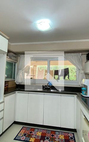 Casa à venda com 264m², 3 quartos e 3 vagasCozinha