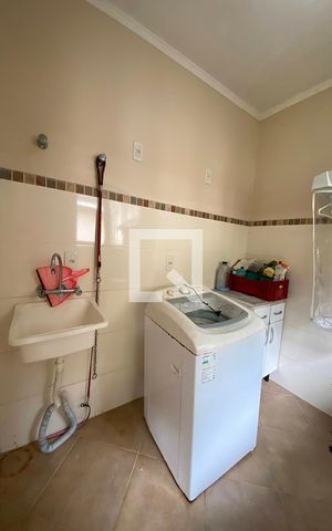 Casa à venda com 264m², 3 quartos e 3 vagasLavanderia