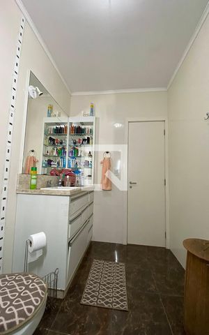 Casa à venda com 264m², 3 quartos e 3 vagasBanheiro