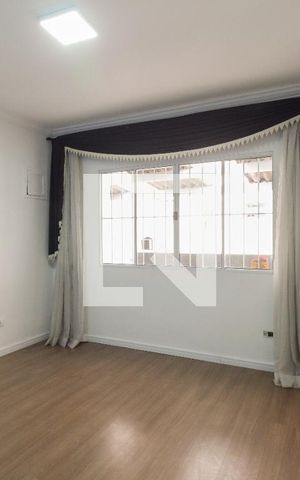 Casa à venda com 70m², 1 quarto e sem vaga Casa à venda com 70m², 1 quarto e sem vagaSala
