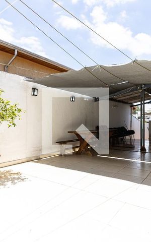 Casa à venda com 120m², 3 quartos e 2 vagas Casa à venda com 120m², 3 quartos e 2 vagasQuintal
