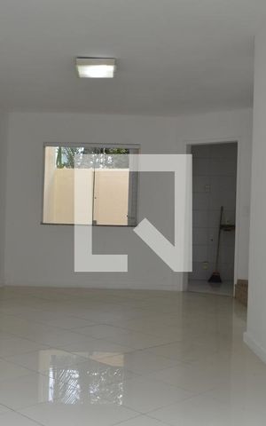 Casa de condomínio à venda com 98m², 4 quartos e 1 vagaSala 
