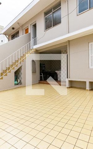 Casa para alugar com 146m², 3 quartos e 2 vagasQuintal