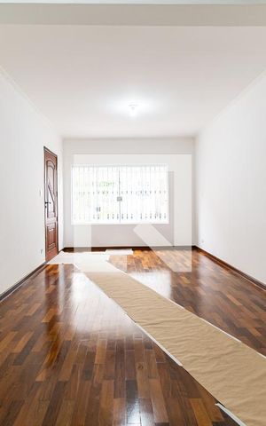 Casa para alugar com 146m², 3 quartos e 2 vagasSala