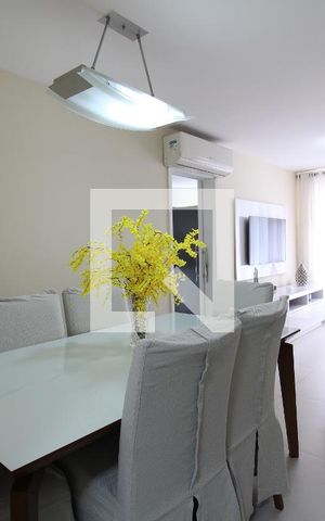 Apartamento à venda com 86m², 2 quartos e 1 vagaSala