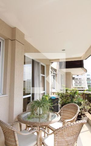 Apartamento à venda com 86m², 2 quartos e 1 vagaVaranda