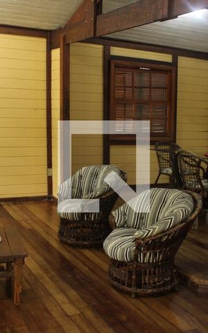 Casa à venda com 3000m², 4 quartos e 2 vagasSala