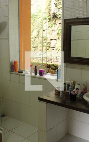 Casa à venda com 3000m², 4 quartos e 2 vagasBanheiro da Suíte 2