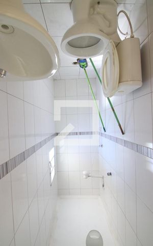 Casa à venda com 100m², 2 quartos e 2 vagasBanheiro da Suíte 1