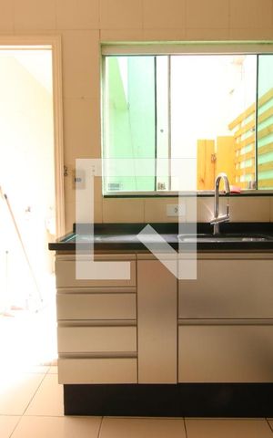 Casa à venda com 100m², 2 quartos e 2 vagasCozinha