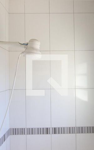 Casa à venda com 100m², 2 quartos e 2 vagasBanheiro da Suíte 1