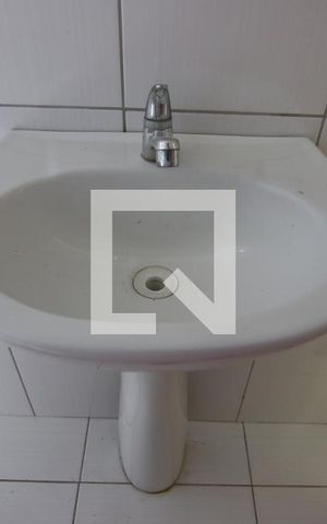 Casa à venda com 100m², 2 quartos e 2 vagasBanheiro da Suíte 1