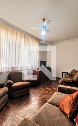 Apartamento à venda com 121m², 3 quartos e 2 vagas Apartamento à venda com 121m², 3 quartos e 2 vagasSala