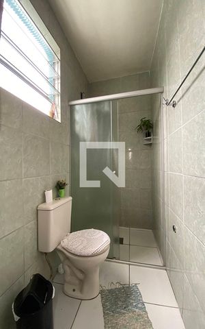 Casa à venda com 165m², 3 quartos e 1 vagaBanheiro 2