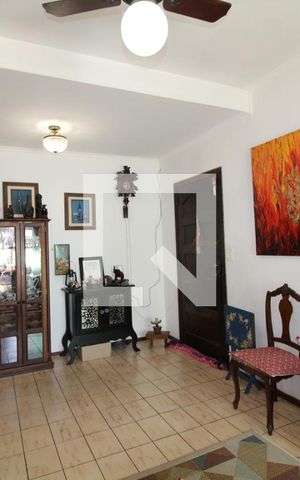 Casa à venda com 300m², 3 quartos e 3 vagasSala