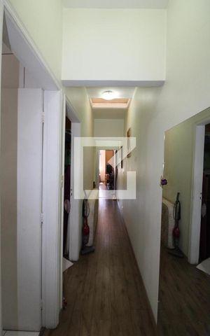 Casa à venda com 300m², 3 quartos e 3 vagasCorredor