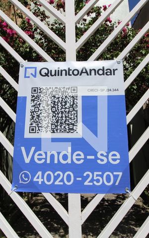 Casa à venda com 300m², 3 quartos e 3 vagasFachada