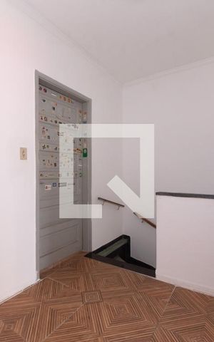 Casa à venda com 220m², 3 quartos e 1 vaga Casa à venda com 220m², 3 quartos e 1 vagaCorredor
