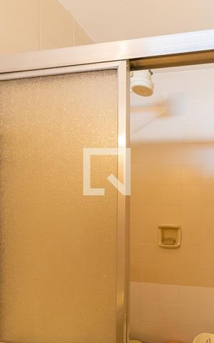 Apartamento para alugar com 240m², 4 quartos e 3 vagas Apartamento para alugar com 240m², 4 quartos e 3 vagasBanheiro de Serviço