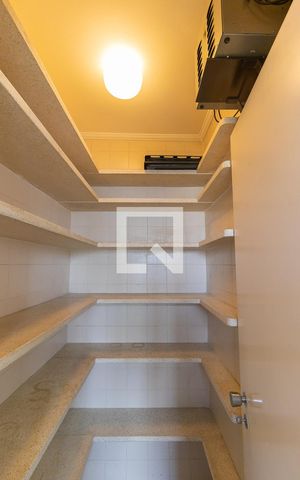 Apartamento para alugar com 240m², 4 quartos e 3 vagas Apartamento para alugar com 240m², 4 quartos e 3 vagasDespensa
