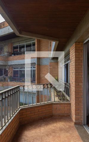 Apartamento para alugar com 240m², 4 quartos e 3 vagas Apartamento para alugar com 240m², 4 quartos e 3 vagasVaranda