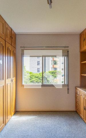 Apartamento para alugar com 240m², 4 quartos e 3 vagas Apartamento para alugar com 240m², 4 quartos e 3 vagasSuíte