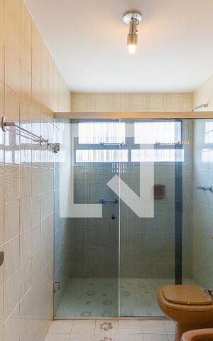 Apartamento para alugar com 240m², 4 quartos e 3 vagas Apartamento para alugar com 240m², 4 quartos e 3 vagasSuíte banheiro