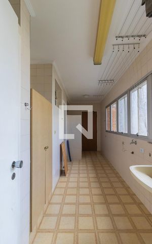 Apartamento para alugar com 240m², 4 quartos e 3 vagas Apartamento para alugar com 240m², 4 quartos e 3 vagasÁrea de Serviço