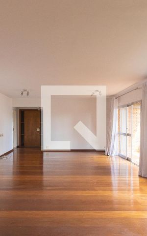 Apartamento para alugar com 240m², 4 quartos e 3 vagas Apartamento para alugar com 240m², 4 quartos e 3 vagasSala