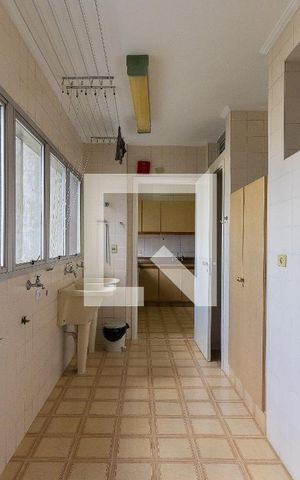 Apartamento para alugar com 240m², 4 quartos e 3 vagas Apartamento para alugar com 240m², 4 quartos e 3 vagasÁrea de Serviço