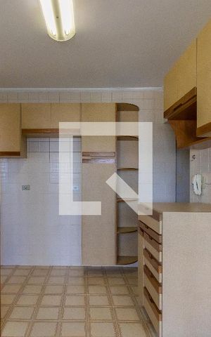 Apartamento para alugar com 240m², 4 quartos e 3 vagas Apartamento para alugar com 240m², 4 quartos e 3 vagasCozinha
