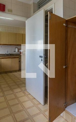 Apartamento para alugar com 240m², 4 quartos e 3 vagas Apartamento para alugar com 240m², 4 quartos e 3 vagasDespensa