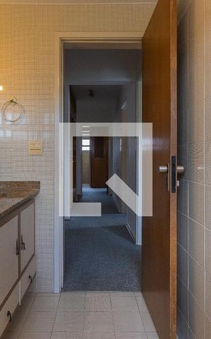 Apartamento para alugar com 240m², 4 quartos e 3 vagas Apartamento para alugar com 240m², 4 quartos e 3 vagasSuíte banheiro