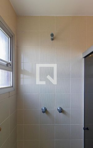 Apartamento para alugar com 240m², 4 quartos e 3 vagas Apartamento para alugar com 240m², 4 quartos e 3 vagasSuíte banheiro