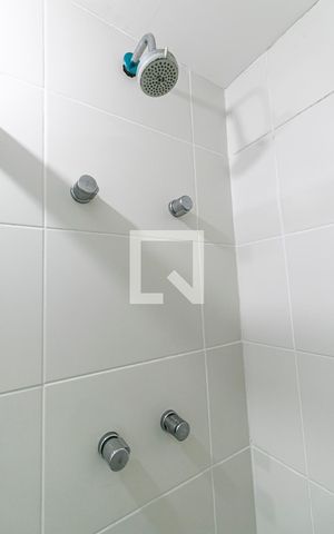 Apartamento para alugar com 45m², 1 quarto e 1 vaga Apartamento para alugar com 45m², 1 quarto e 1 vagaBanheiro da Suíte