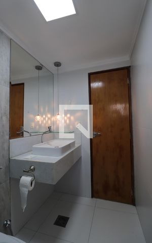Apartamento para alugar com 150m², 3 quartos e 2 vagas Apartamento para alugar com 150m², 3 quartos e 2 vagasBanheiro social