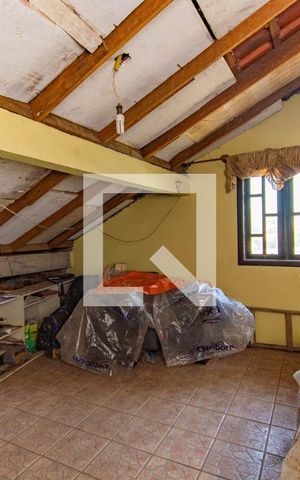 Casa à venda com 120m², 3 quartos e 3 vagas Casa à venda com 120m², 3 quartos e 3 vagasSótão
