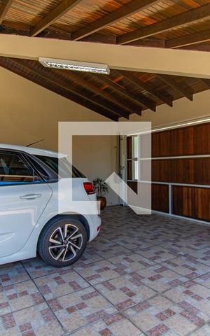 Casa à venda com 120m², 3 quartos e 3 vagas Casa à venda com 120m², 3 quartos e 3 vagasGaragem