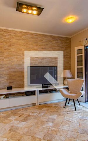 Casa à venda com 120m², 3 quartos e 3 vagas Casa à venda com 120m², 3 quartos e 3 vagasSala de TV