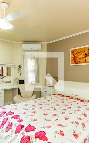 Casa à venda com 120m², 3 quartos e 3 vagas Casa à venda com 120m², 3 quartos e 3 vagasSuíte