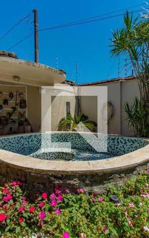 Casa à venda com 120m², 3 quartos e 3 vagas Casa à venda com 120m², 3 quartos e 3 vagasPiscina