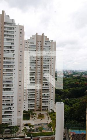 Apartamento à venda com 198m², 4 quartos e 4 vagas Apartamento à venda com 198m², 4 quartos e 4 vagasVista da Suíte 3