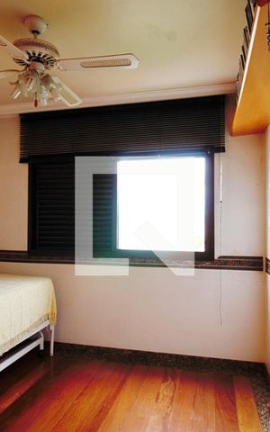 Apartamento à venda com 198m², 4 quartos e 4 vagas Apartamento à venda com 198m², 4 quartos e 4 vagasSuíte 2