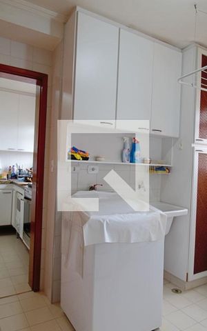 Apartamento à venda com 198m², 4 quartos e 4 vagas Apartamento à venda com 198m², 4 quartos e 4 vagasÁrea de Serviço