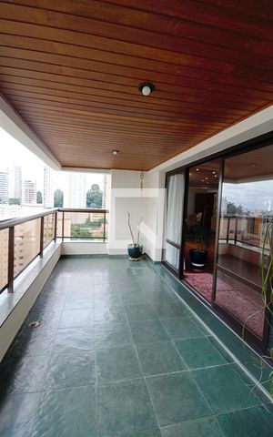 Apartamento à venda com 198m², 4 quartos e 4 vagas Apartamento à venda com 198m², 4 quartos e 4 vagasVaranda da Sala